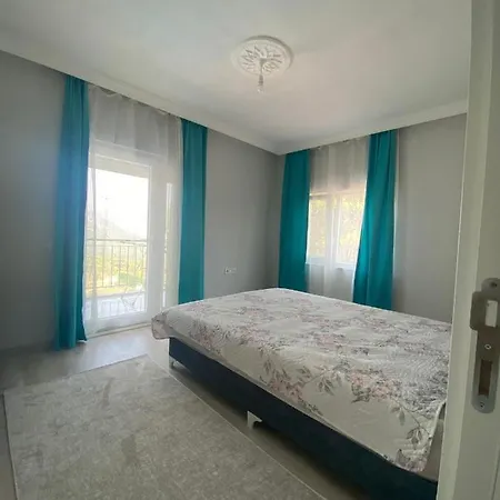 Yakamoz Hotel *