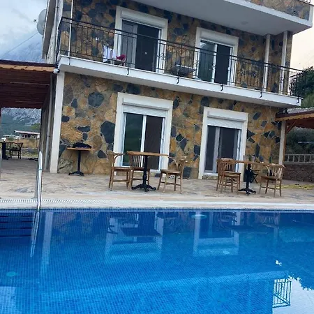 Yakamoz Hotel *